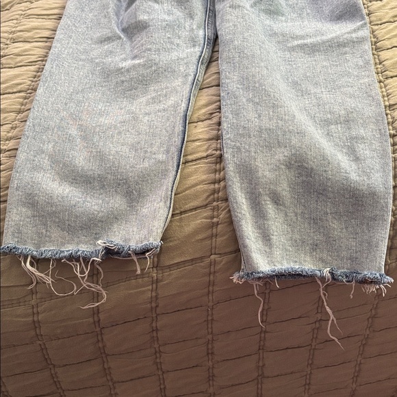 Old Navy Button-Fly Jeans - Picture 4 of 4